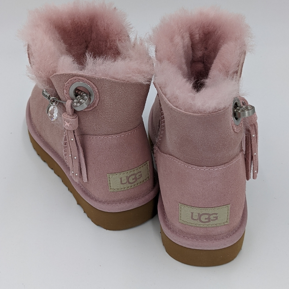 UGG josey NWT